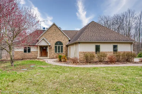 6400 Sober Road, Fowlerville, MI 48836