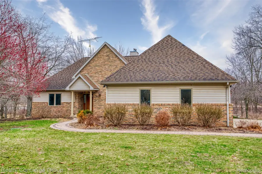 6400 Sober Road, Fowlerville, MI 48836 - #2