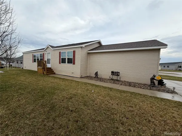 241 Waterway Court, Lapeer, MI 48446