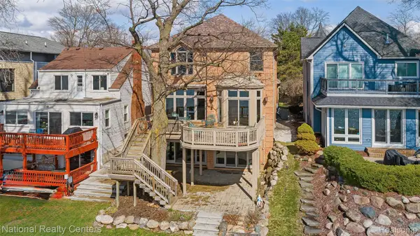 1284 East Lake Drive, Novi, MI 48377