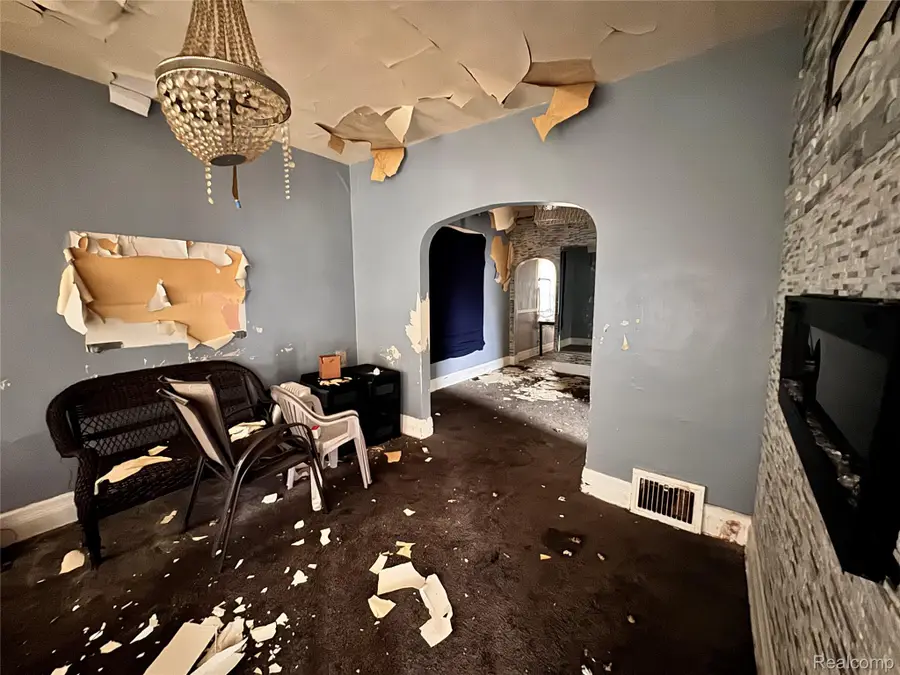 6026 Maxwell Street, Detroit, MI 48213 - #2