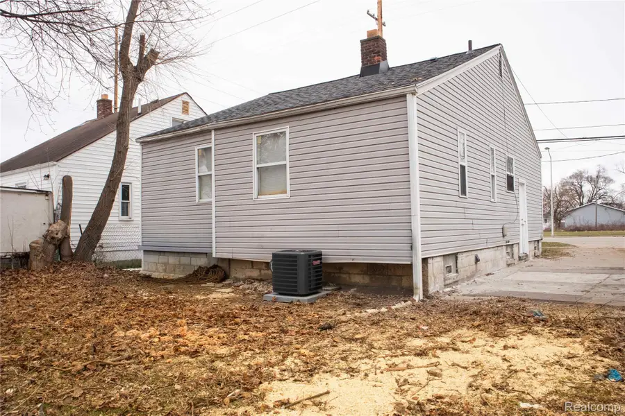 91 Martin Luther King Jr Boulevard N, Pontiac, MI 48342 - #3