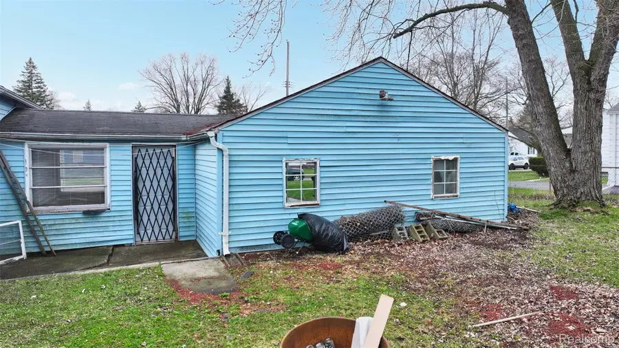1301 Lavender Avenue, Flint, MI 48504 - #3