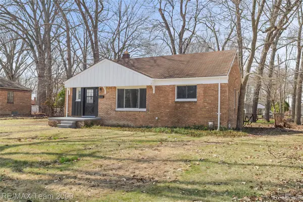 21171 Westhampton Street, OakPark, MI 48237