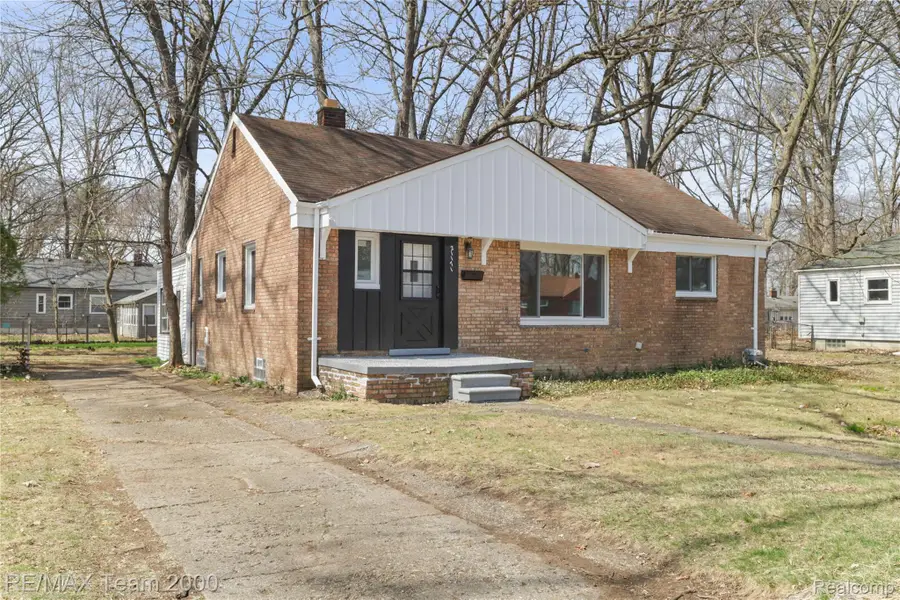 21171 Westhampton Street, Oak Park, MI 48237 - #2