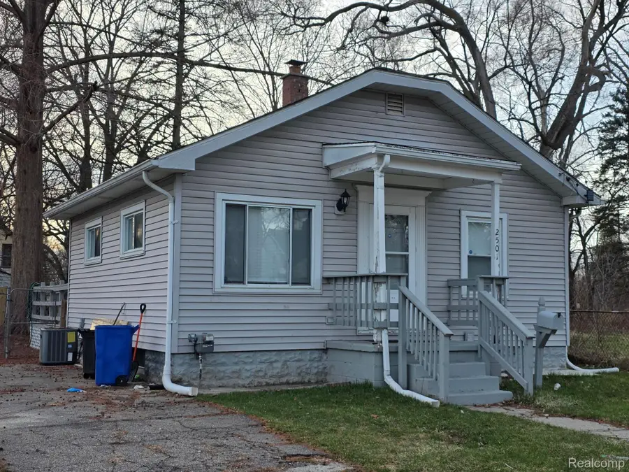 2501 Hoff Street, Flint, MI 48506 - #2