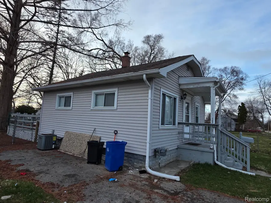 2501 Hoff Street, Flint, MI 48506 - #3