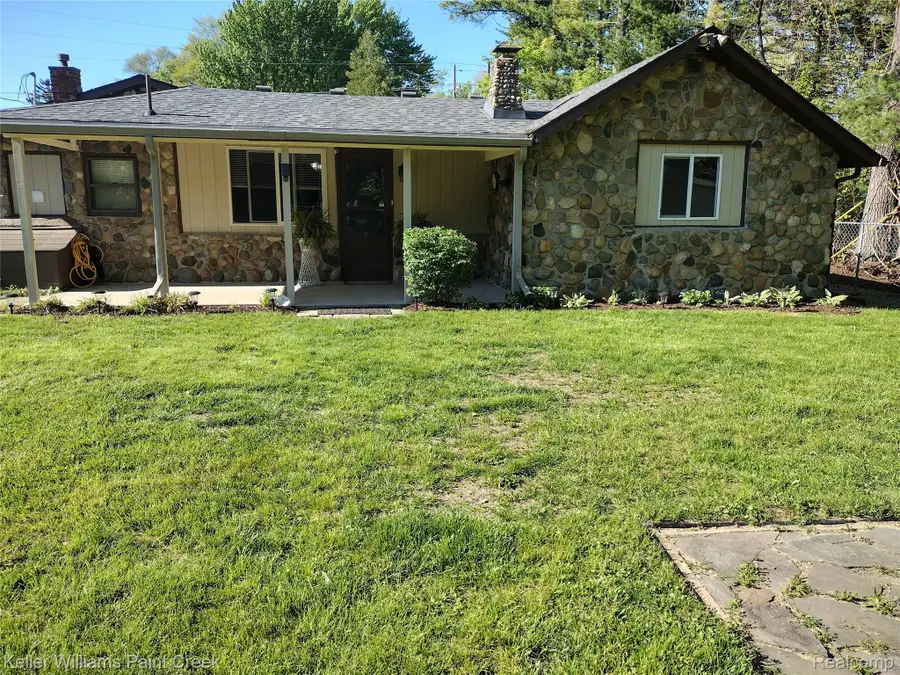 3145 Krafft Road, Fort Gratiot, MI 48059 - #2