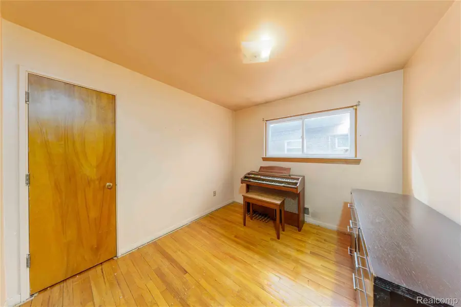 31915 Saint Margaret Street, Saint Clair Shores, MI 48082 - #3