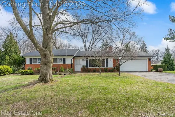 3161 Woodcrest Road, RochesterHills, MI 48309