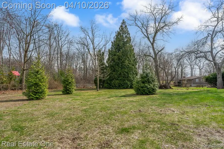 3161 Woodcrest Road, Rochester Hills, MI 48309 - #2