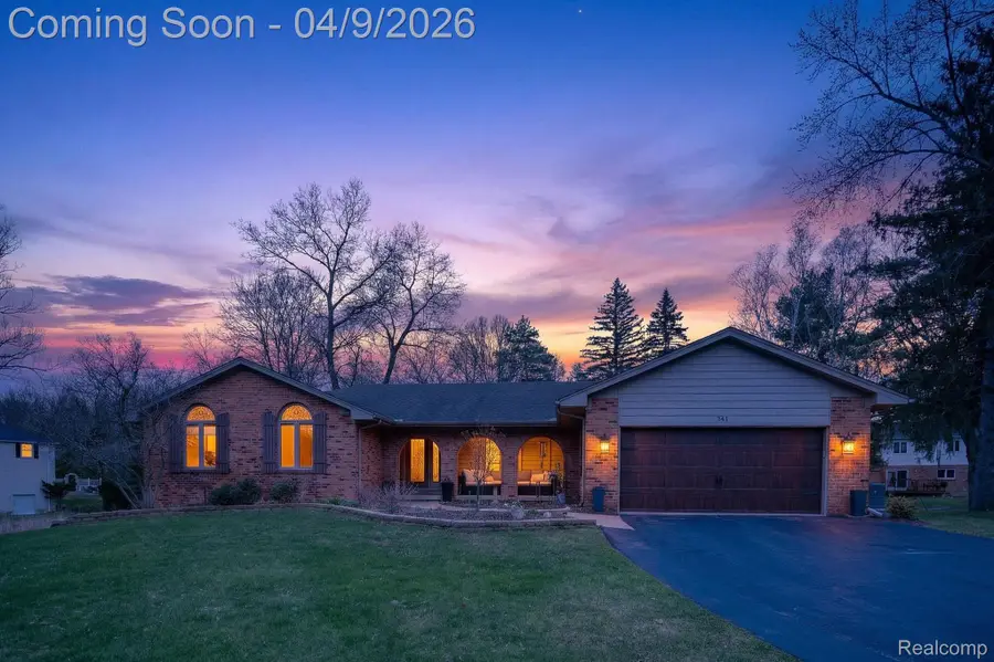 341 Ridgewood Road, Rochester, MI 48306 - #2