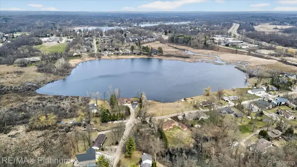 4253 Link Drive, Brighton, MI 48114