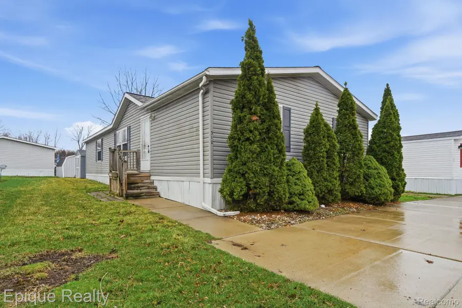 310 Greenwood, Wixom, MI 48393 - #2