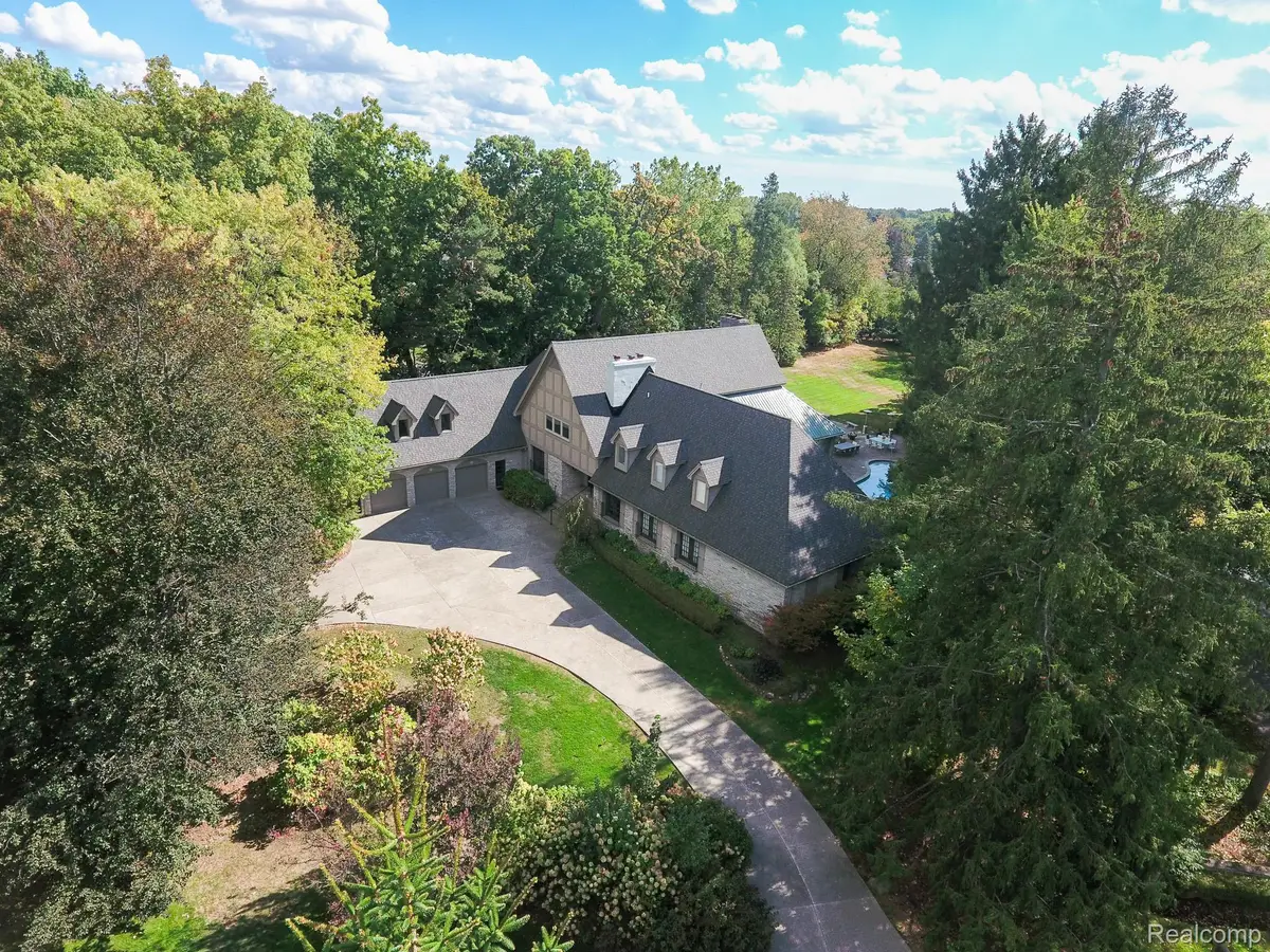 320 Cranbrook Court, Bloomfield Hills, MI 48304 - #1