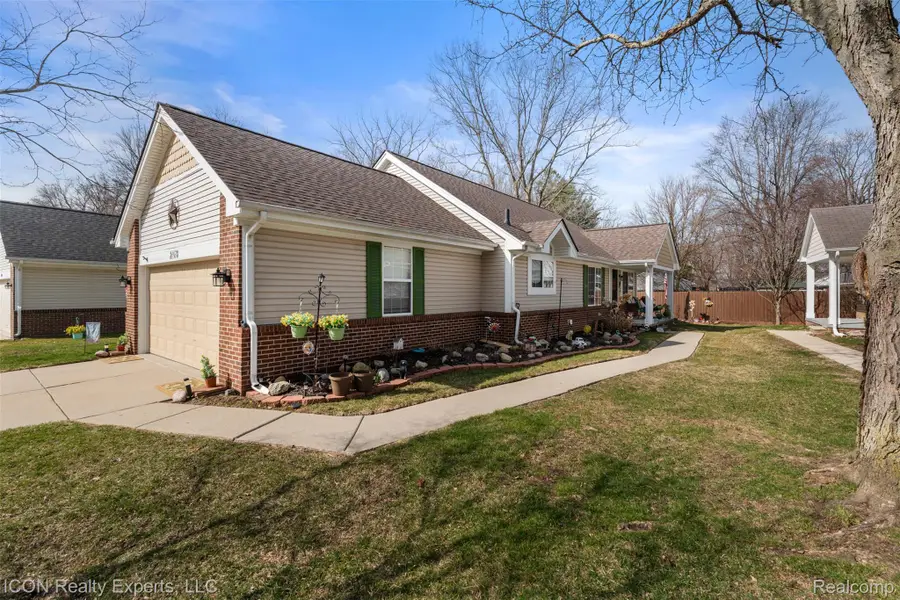 31873 Tall Pines Court, Roseville, MI 48066 - #2