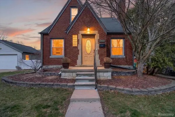 29508 Bock Street, GardenCity, MI 48135