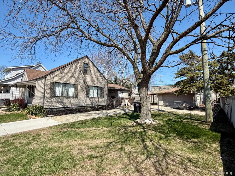 22133 Rosedale Street, Saint Clair Shores, MI 48080 - #3