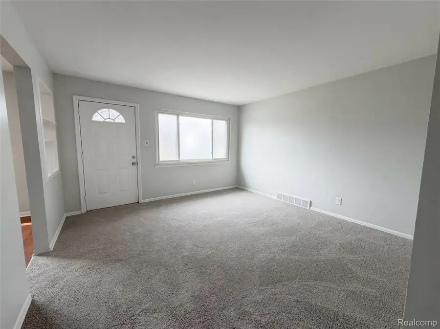 436 Cleveland Avenue, Lincoln Park, MI 48146 - #3