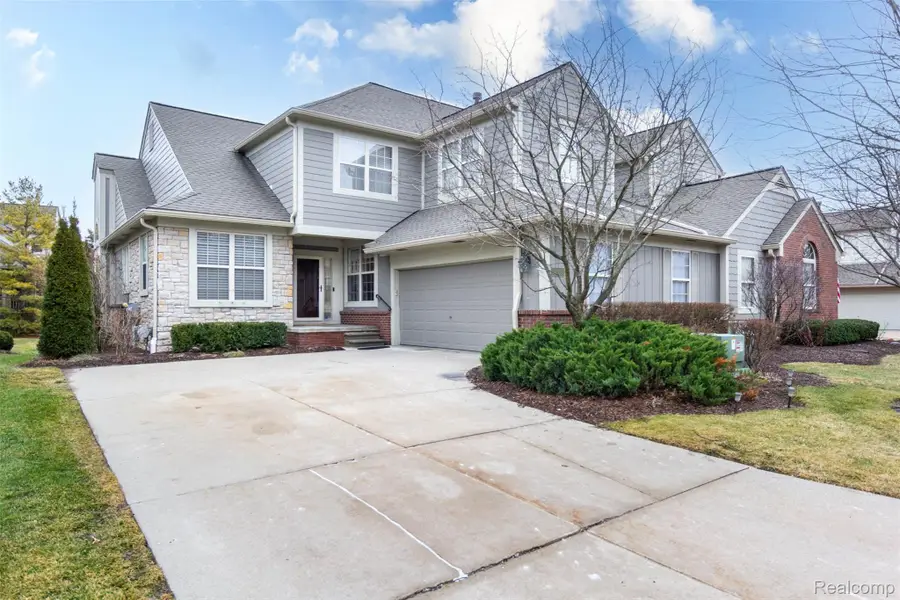 3805 W Winding Brook Circle #22, Rochester Hills, MI 48309 - #2