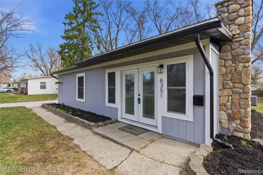 6351 Beth, Brighton, MI 48116 - #2