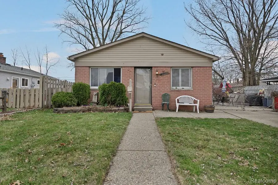 25530 Cole Street, Roseville, MI 48066 - #2