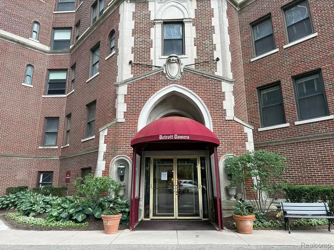 8162 E Jefferson Avenue #M-B, Detroit, MI 48214 - #1