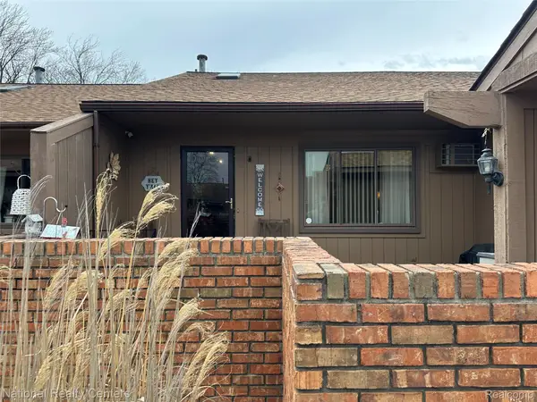 25447 Concord Lane #3, SouthLyon, MI 48178