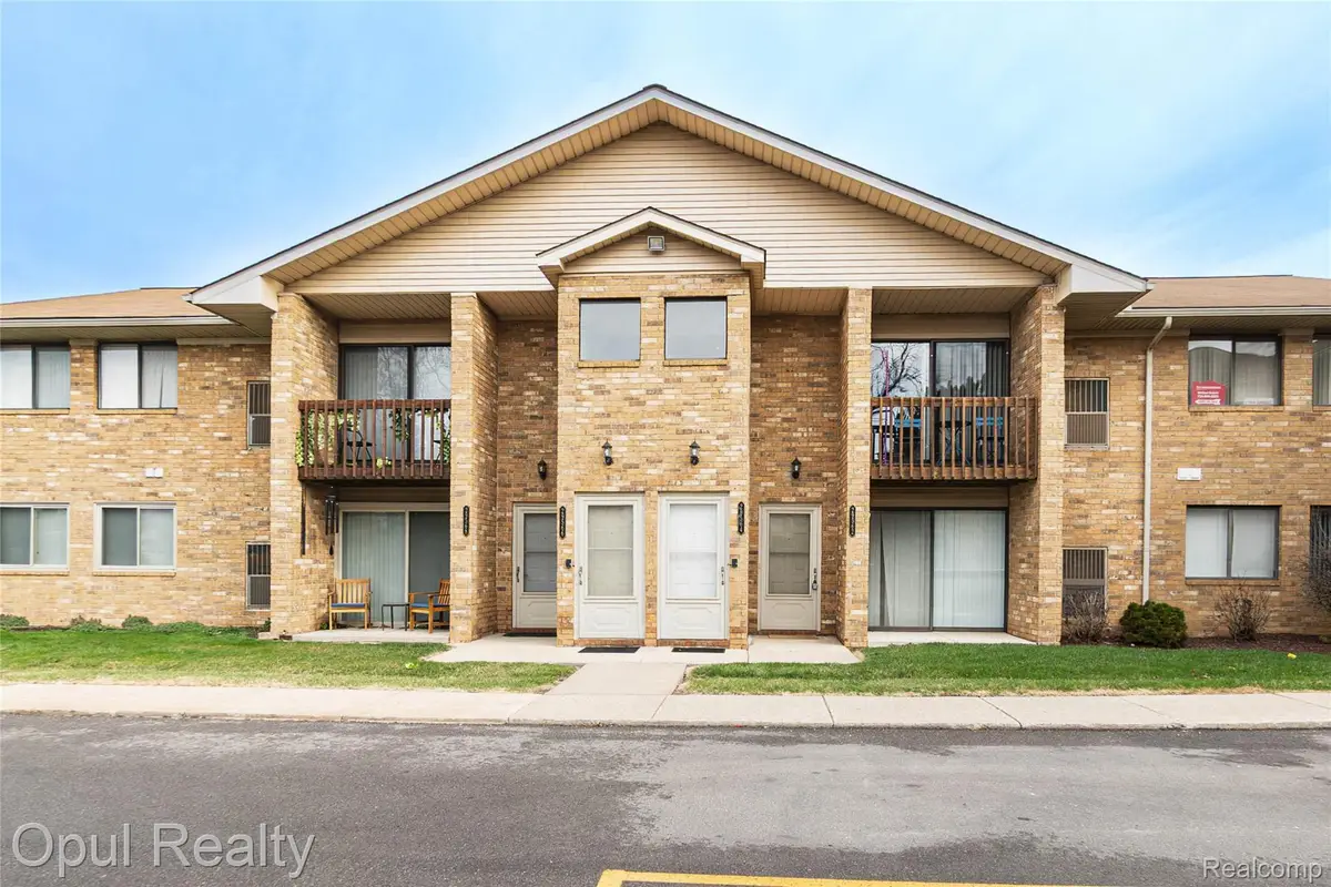 29562 Clarita Street, Livonia, MI 48152 - #1