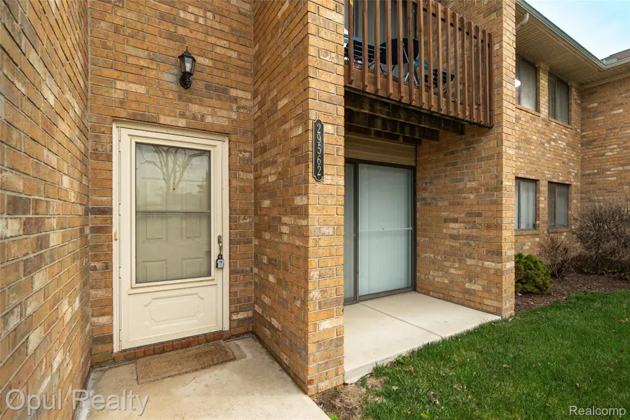 29562 Clarita Street, Livonia, MI 48152 - #2