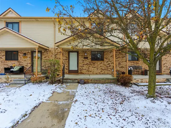 25927 New Forest Court, NewBaltimore, MI 48051