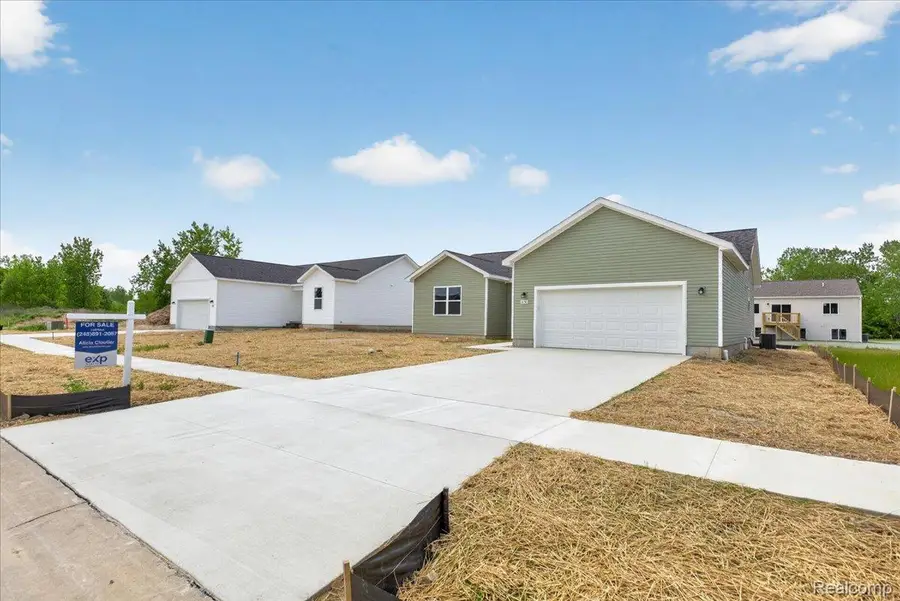 3150 Daisy Way, Burton, MI 48519 - #2