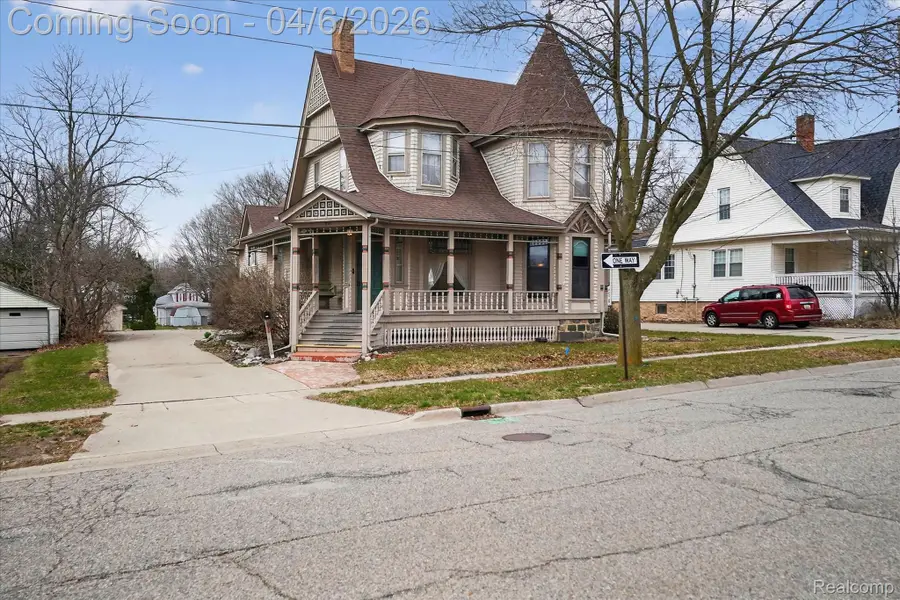 221 N Cherry Street, Flushing, MI 48433 - #2