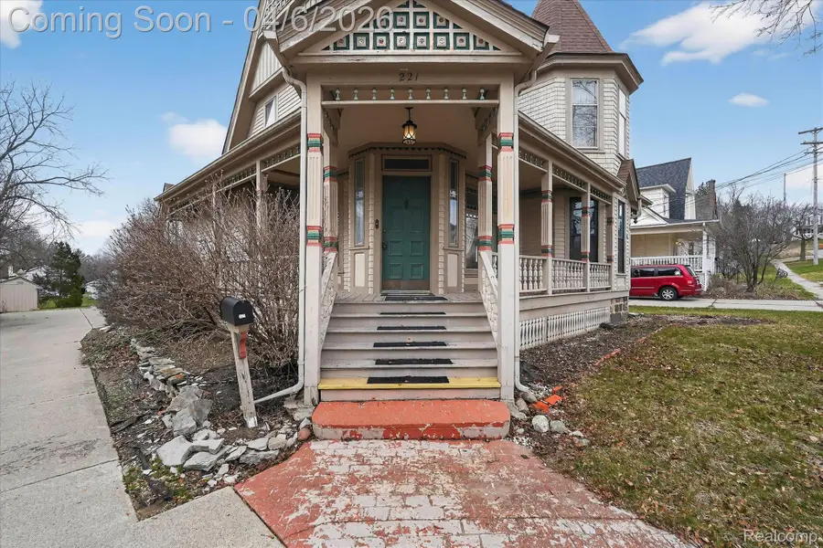 221 N Cherry Street, Flushing, MI 48433 - #3