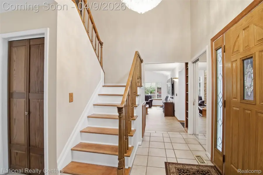 35037 Ellen Court, Livonia, MI 48154 - #3