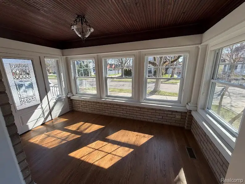427 Wesley Avenue, Rochester, MI 48307 - #3