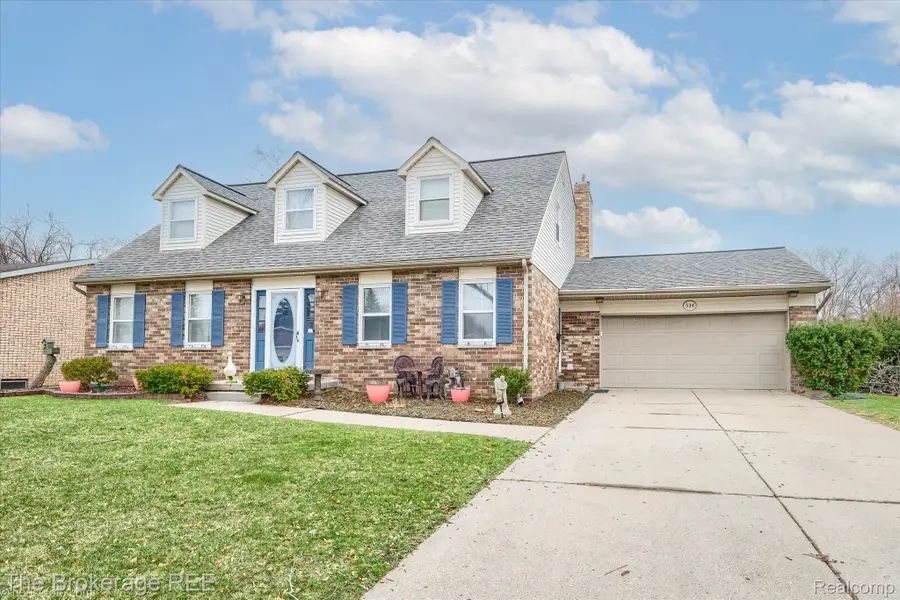 534 Cherrywood Drive, Flushing, MI 48433 - #2