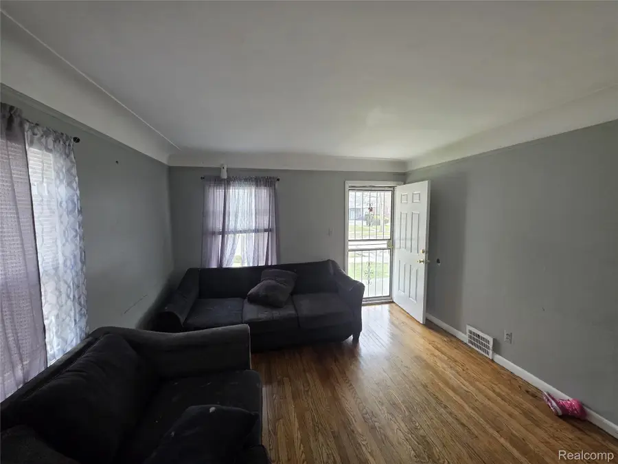 9369 Sanilac Street, Detroit, MI 48224 - #2