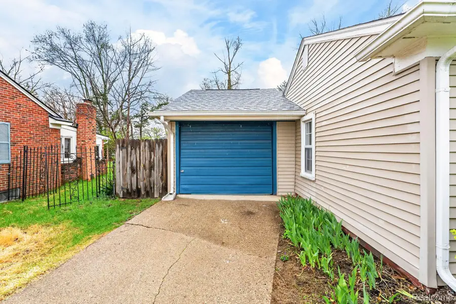 22515 Floral Street, Farmington, MI 48336 - #3