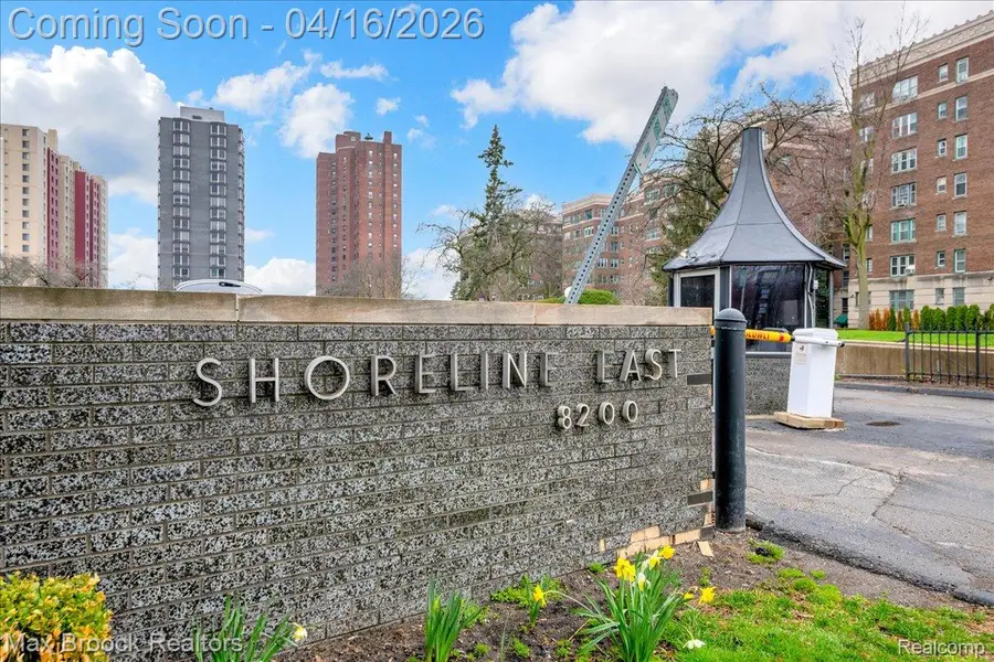 8200 E Jefferson Avenue #1901, Detroit, MI 48214 - #2