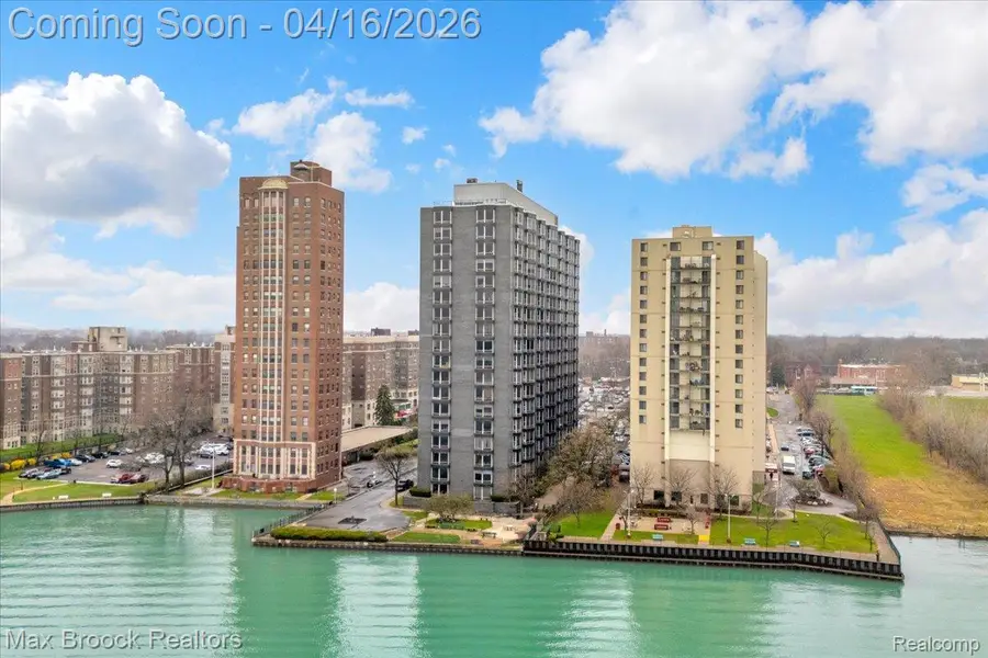 8200 E Jefferson Avenue #1901, Detroit, MI 48214 - #3