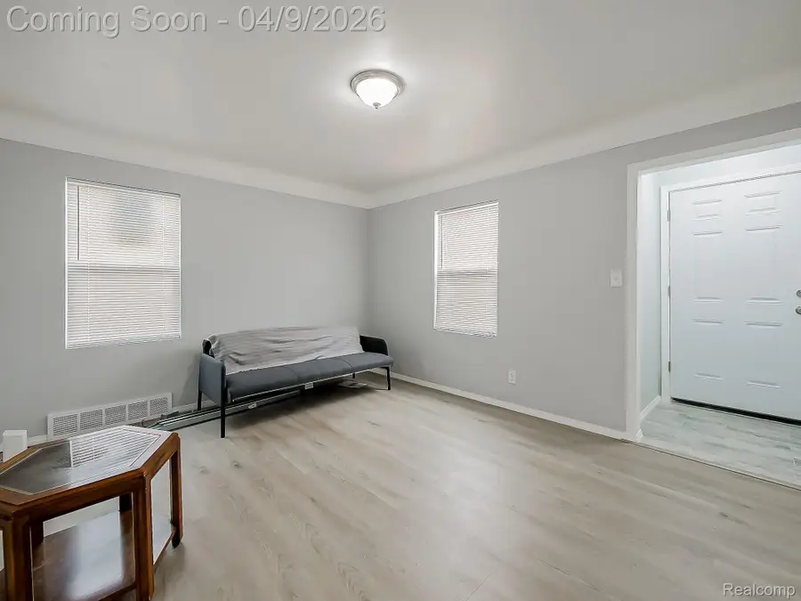 9163 Winthrop Street, Detroit, MI 48228 - #2