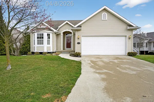 4475 Cross Creek Boulevard, Burton, MI 48509