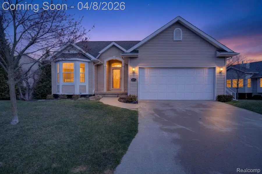 4475 Cross Creek Boulevard, Burton, MI 48509 - #2