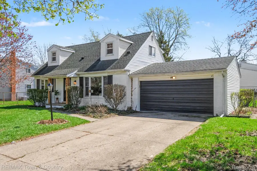 308 Old Bridge Road, Grand Blanc, MI 48439 - #2