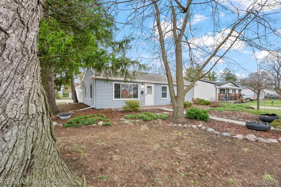 33101 Donnelly Street, Garden City, MI 48135 - #3