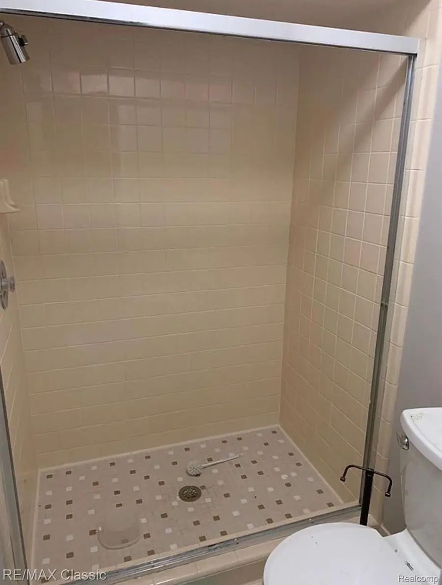 380 E South Boulevard, Troy, MI 48085 - #2