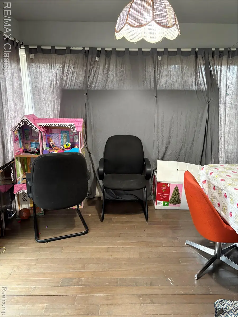 380 E South Boulevard, Troy, MI 48085 - #3