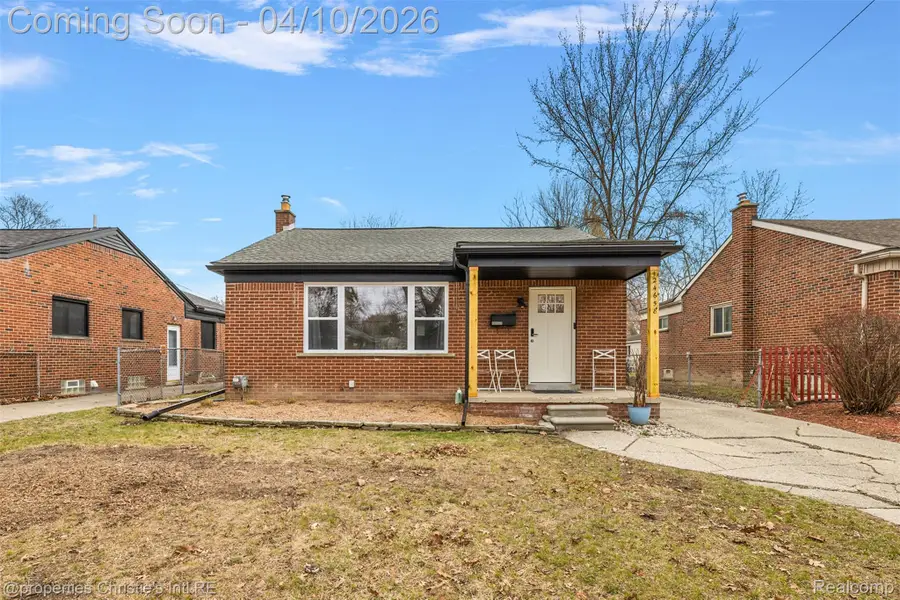 24658 Roanoke Avenue, Oak Park, MI 48237 - #2
