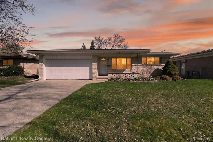 13177 Grand Haven Drive, Sterling Heights, MI 48312 - #2